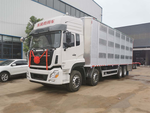 東風天龍9.6米畜禽運輸車