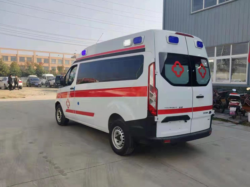 福特V362柴油版救護(hù)車