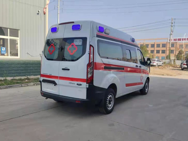 福特V362柴油版救護(hù)車