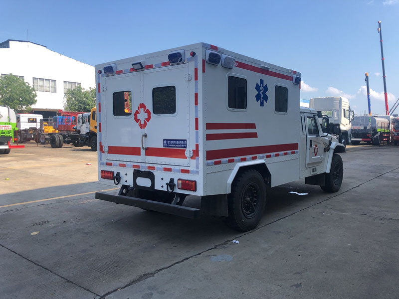 東風猛士越野型柴油版救護車