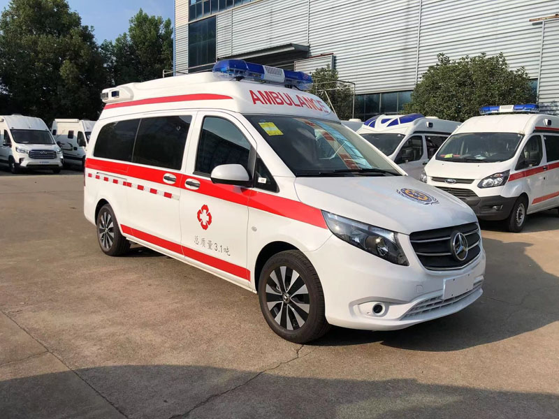 奔馳新威霆負壓監(jiān)護型救護車