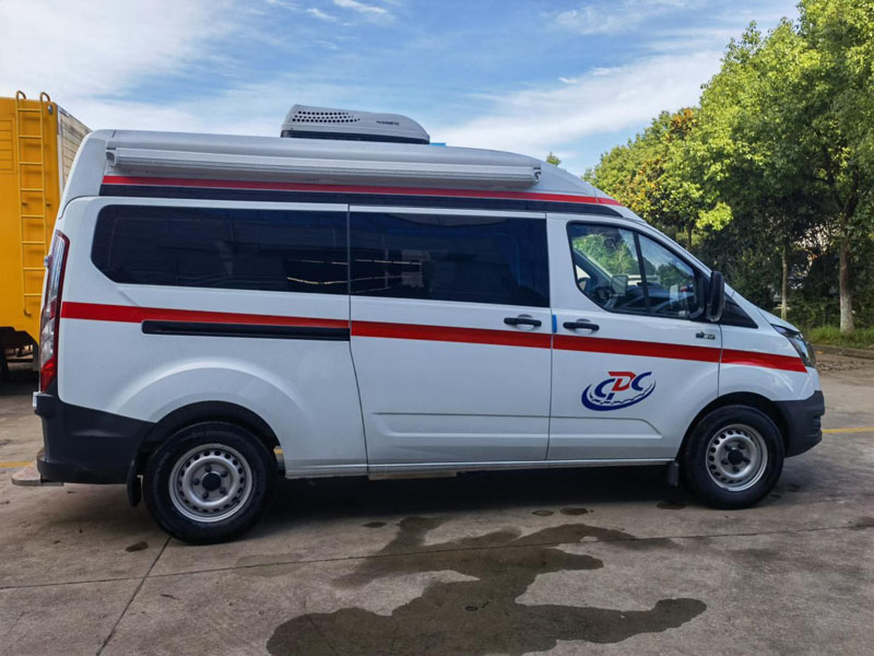 福特V362柴油版核酸取樣檢測車