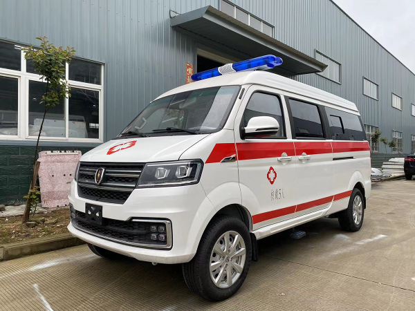 金杯小海獅S轉(zhuǎn)運(yùn)救護(hù)車