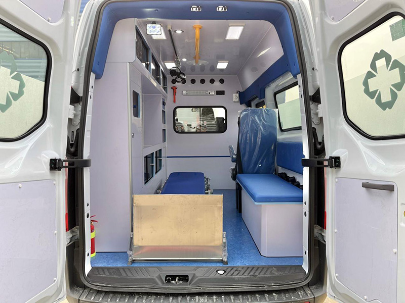 新全順中軸中頂柴油版救護車