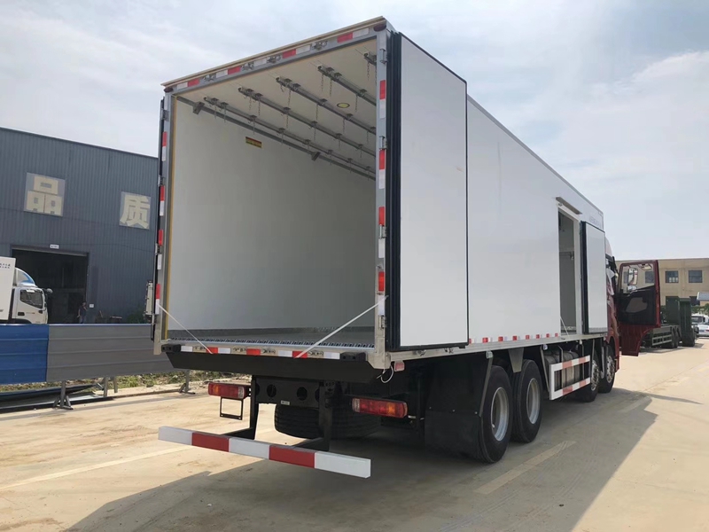 解放JH6前四后八冷藏車