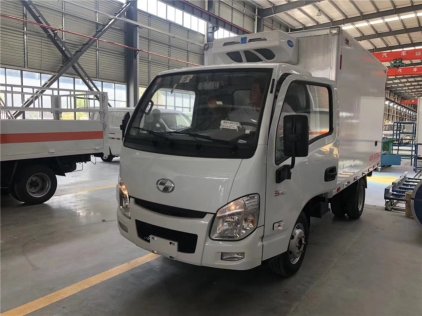 上汽躍進福星3.26米冷藏車