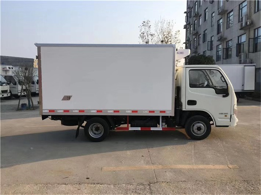 上汽躍進福星3.26米冷藏車
