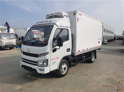 上汽躍進柴油版冷藏車