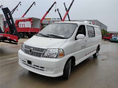 金杯雙排新快運面包冷藏車