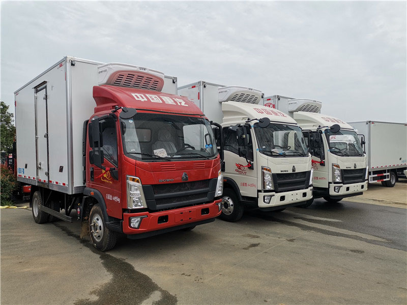 重汽豪沃4.2米冷藏車