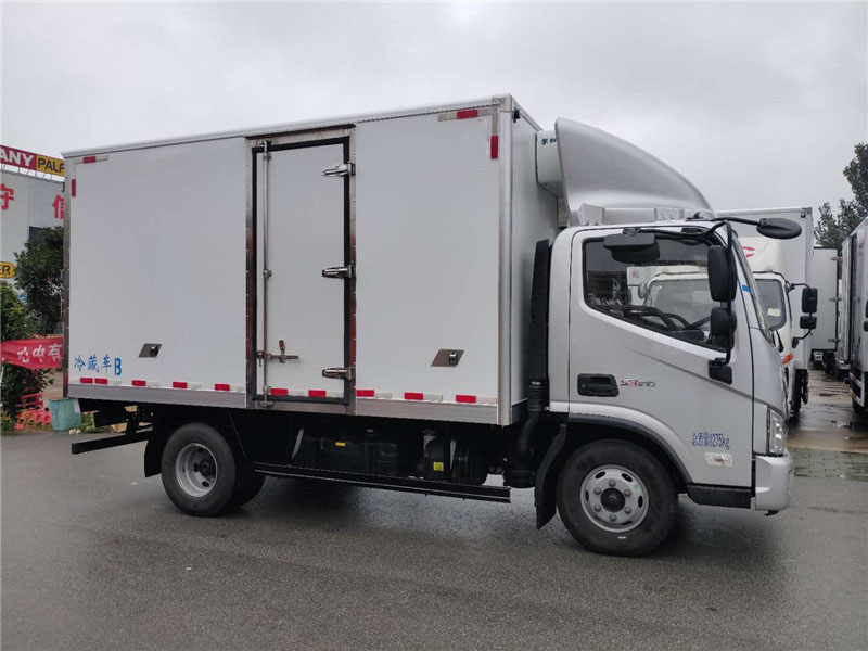 福田歐馬可肉鉤冷藏車
