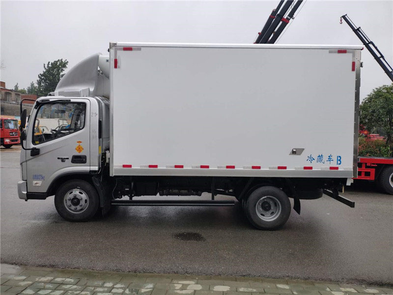 福田歐馬可肉鉤冷藏車