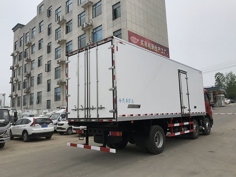 東風天錦KR小三軸平頂冷藏車