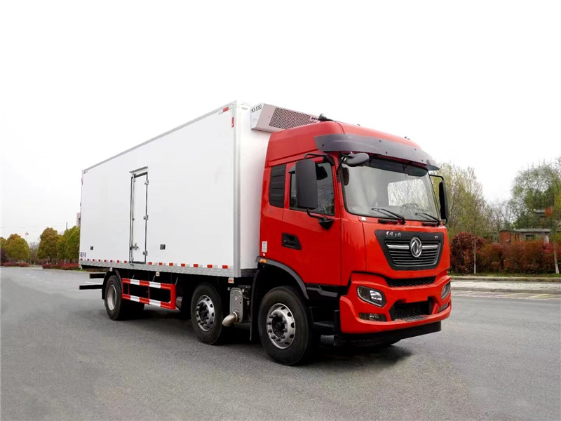 東風天錦KR小三軸高頂雙臥冷藏車