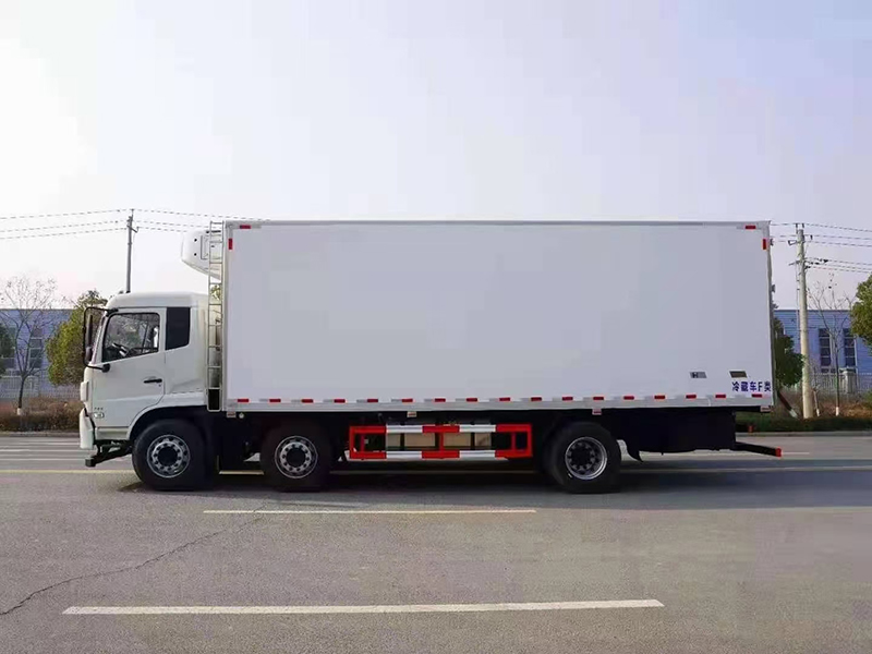 東風天錦VR小三軸平頂冷藏車