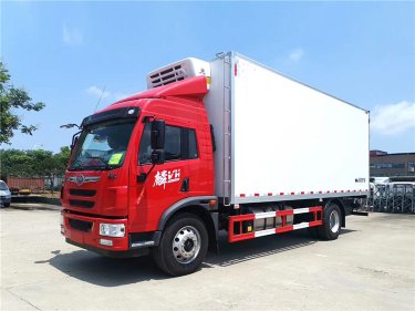  解放麟VH6.8米冷藏車