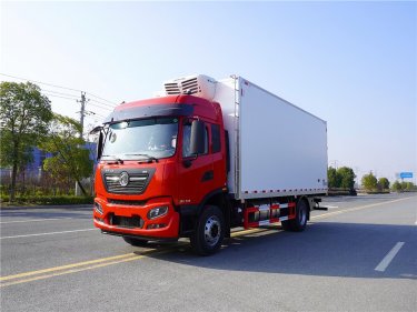 東風天錦KR高頂雙臥6.8米冷藏車