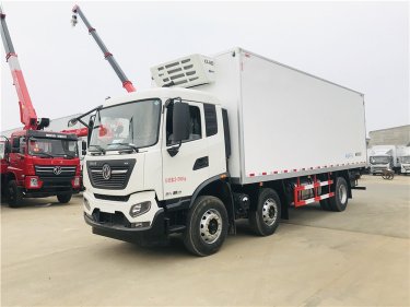 東風天錦小三軸7.7米冷藏車