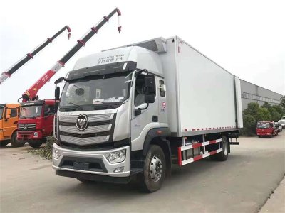 福田歐航7.6米高頂雙臥冷藏車