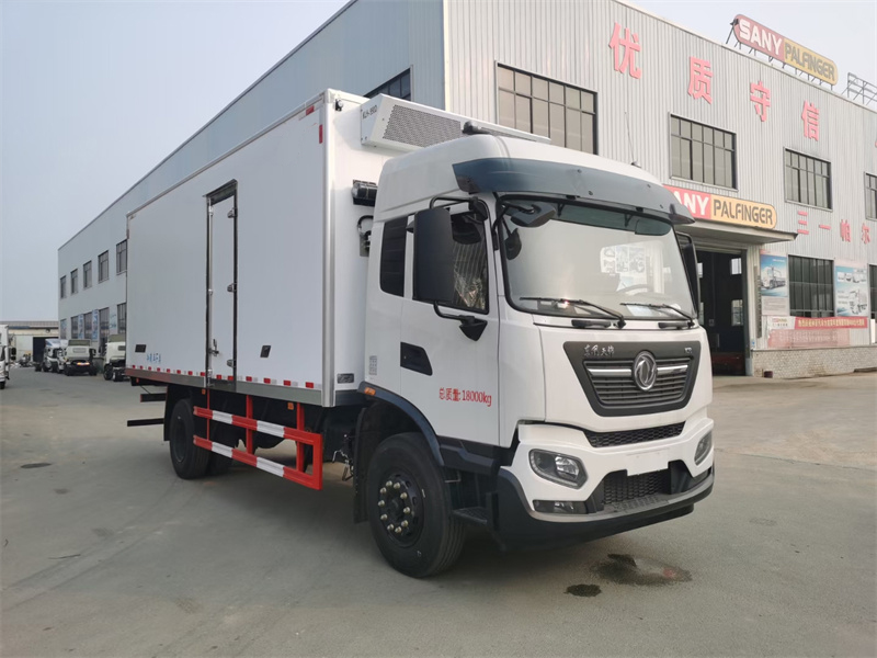 東風(fēng)天錦KR高頂雙臥冷藏車