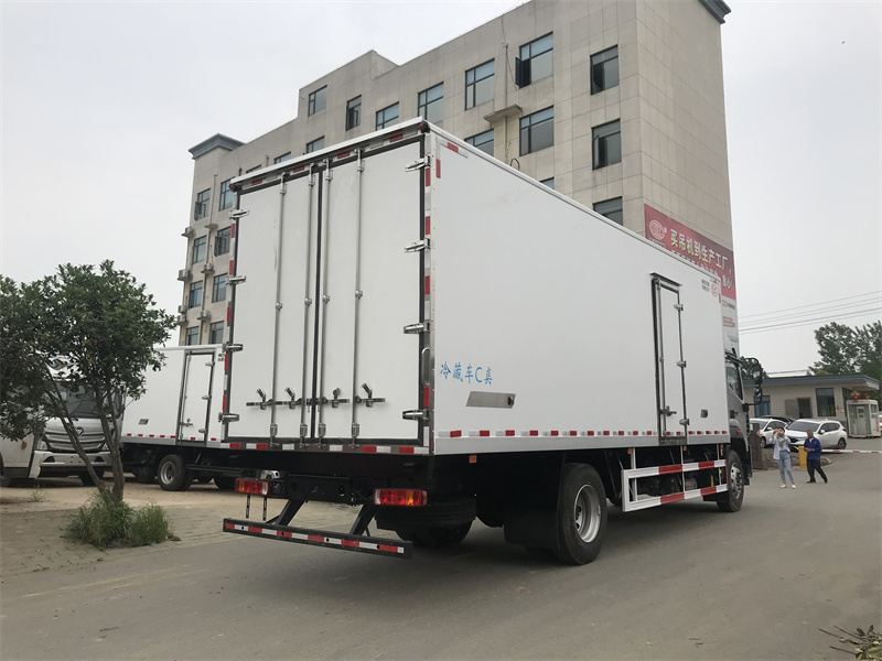 福田歐航高頂雙臥冷藏車