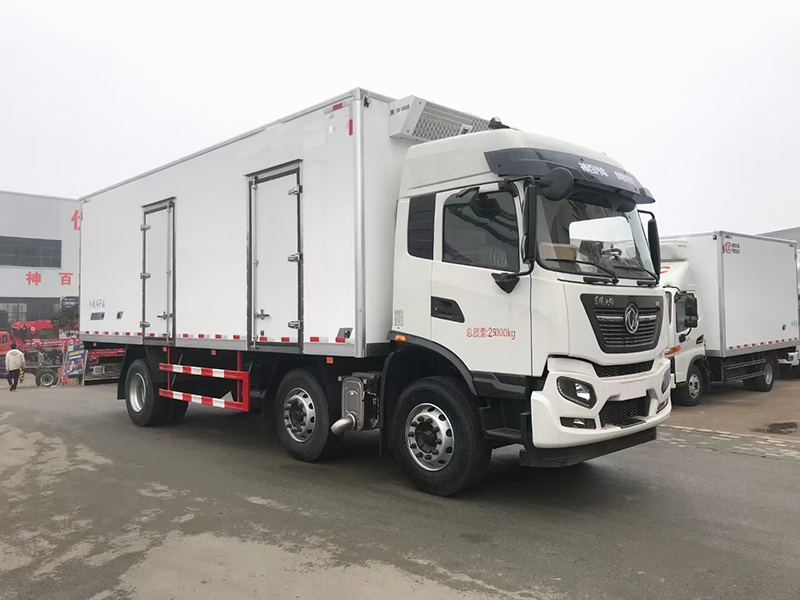 東風(fēng)天錦KR小三軸高頂雙臥冷藏車(chē)