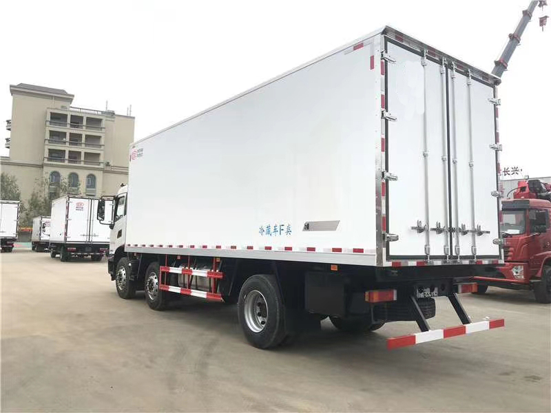 東風天錦KR前四后四平頂冷藏車