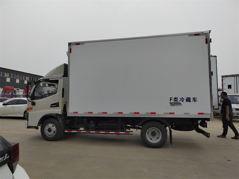 江淮帥鈴E4.2米活動式肉鉤冷藏車