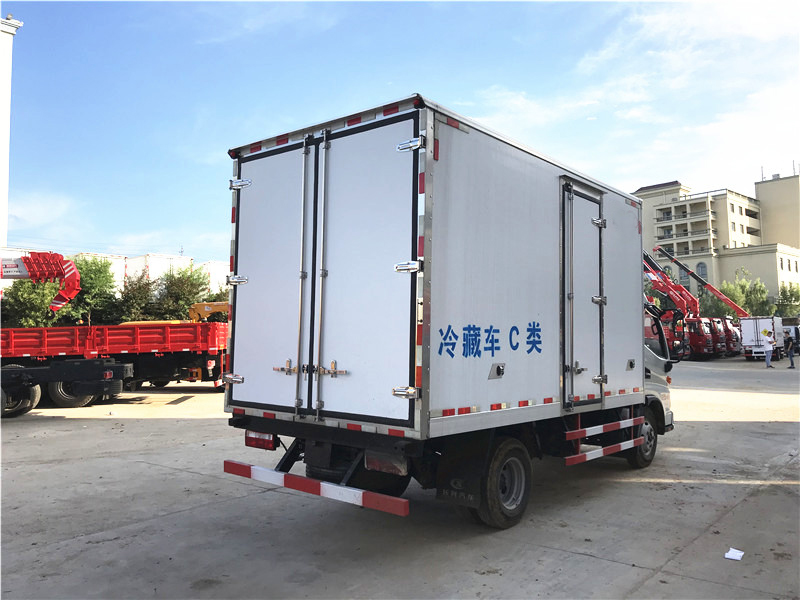 江淮駿鈴V5/4.2米冷藏車