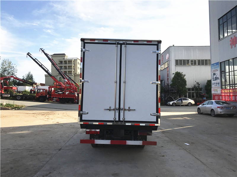 江淮駿鈴V5/4.2米冷藏車