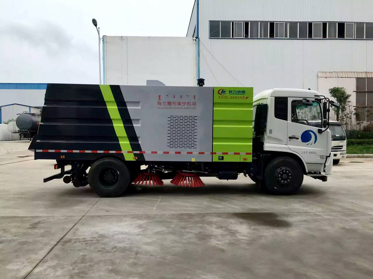 東風天錦掃路車4立方水/8立方塵