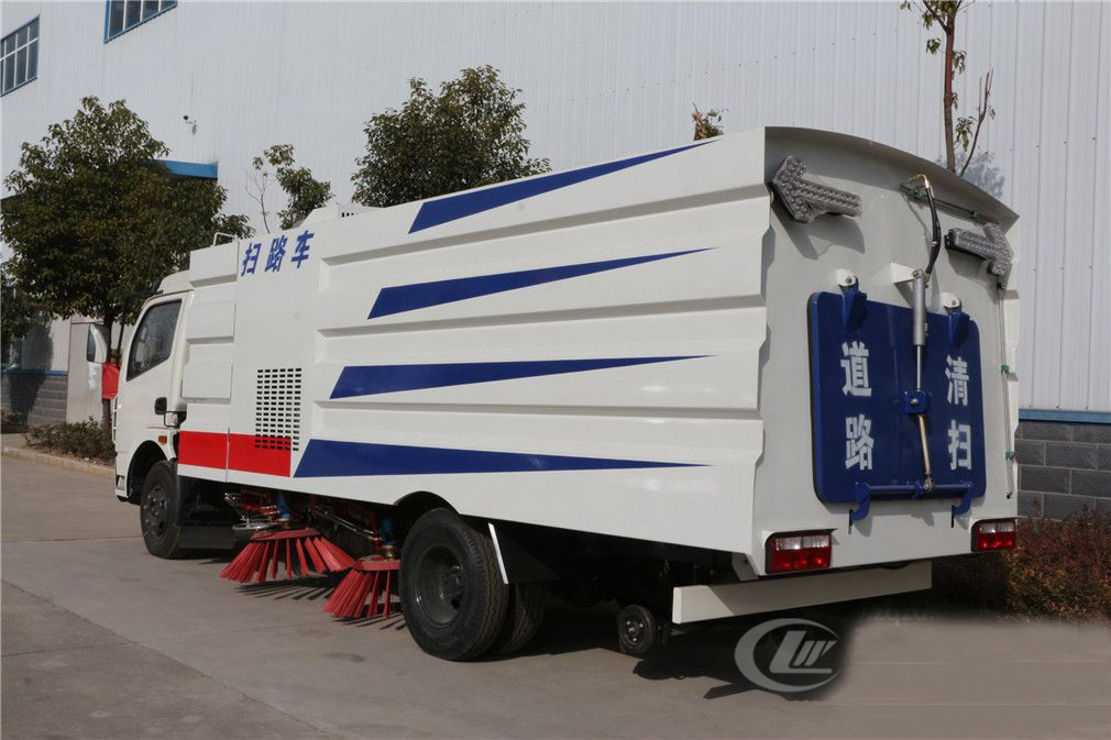 不上牌東風多利卡掃路車2.5立方水/5立方塵