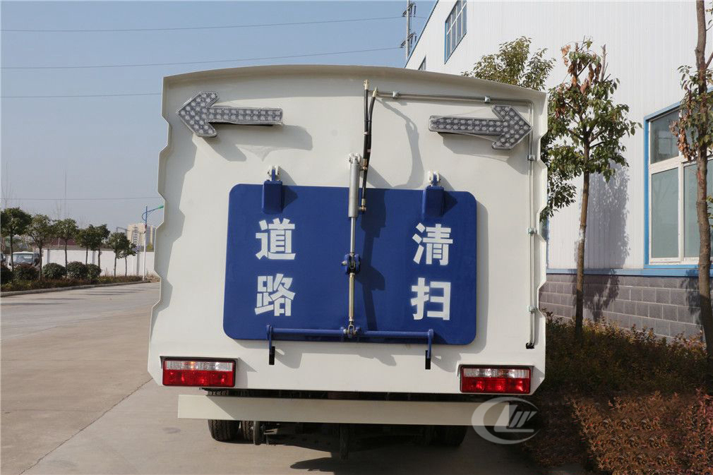 不上牌東風多利卡掃路車2.5立方水/5立方塵