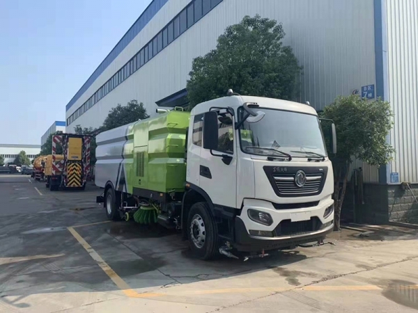 東風天錦洗掃車7立方水/9立方塵