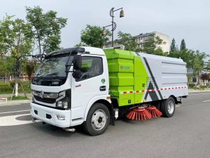 東風凱普特7.5方掃路車