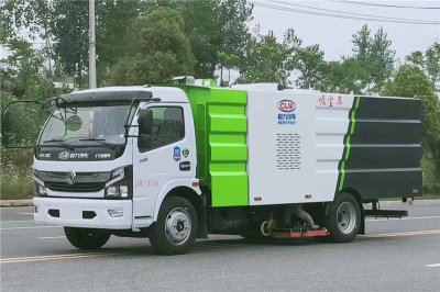 東風大多利卡8方吸塵車1.5立方水/6立方塵