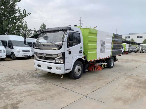 東風D7掃路車2.5立方水/5立方塵