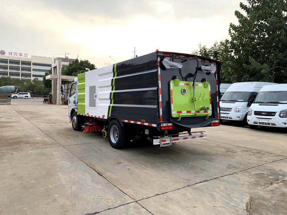 東風D7洗掃車4立方水/5立方塵