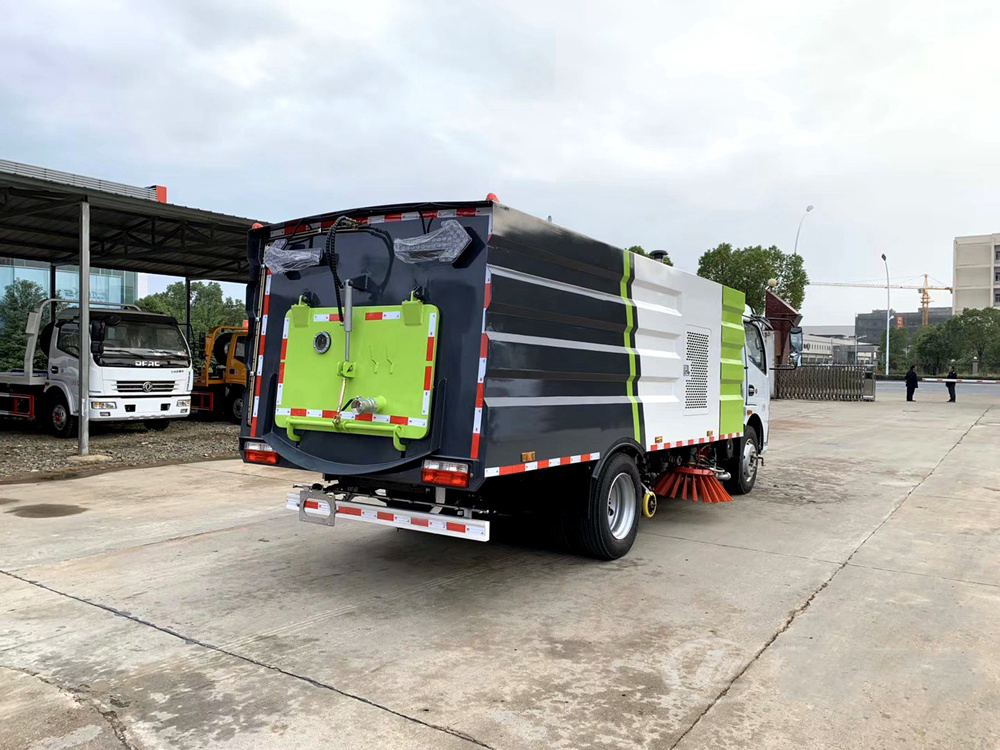 東風D7洗掃車4立方水/5立方塵