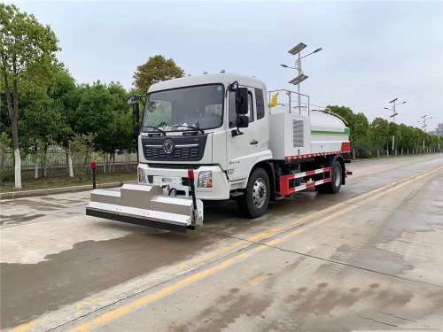 東風天錦8立方路面清洗車