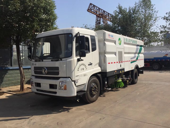 東風天錦洗掃車7立方塵箱/8.5立方水箱