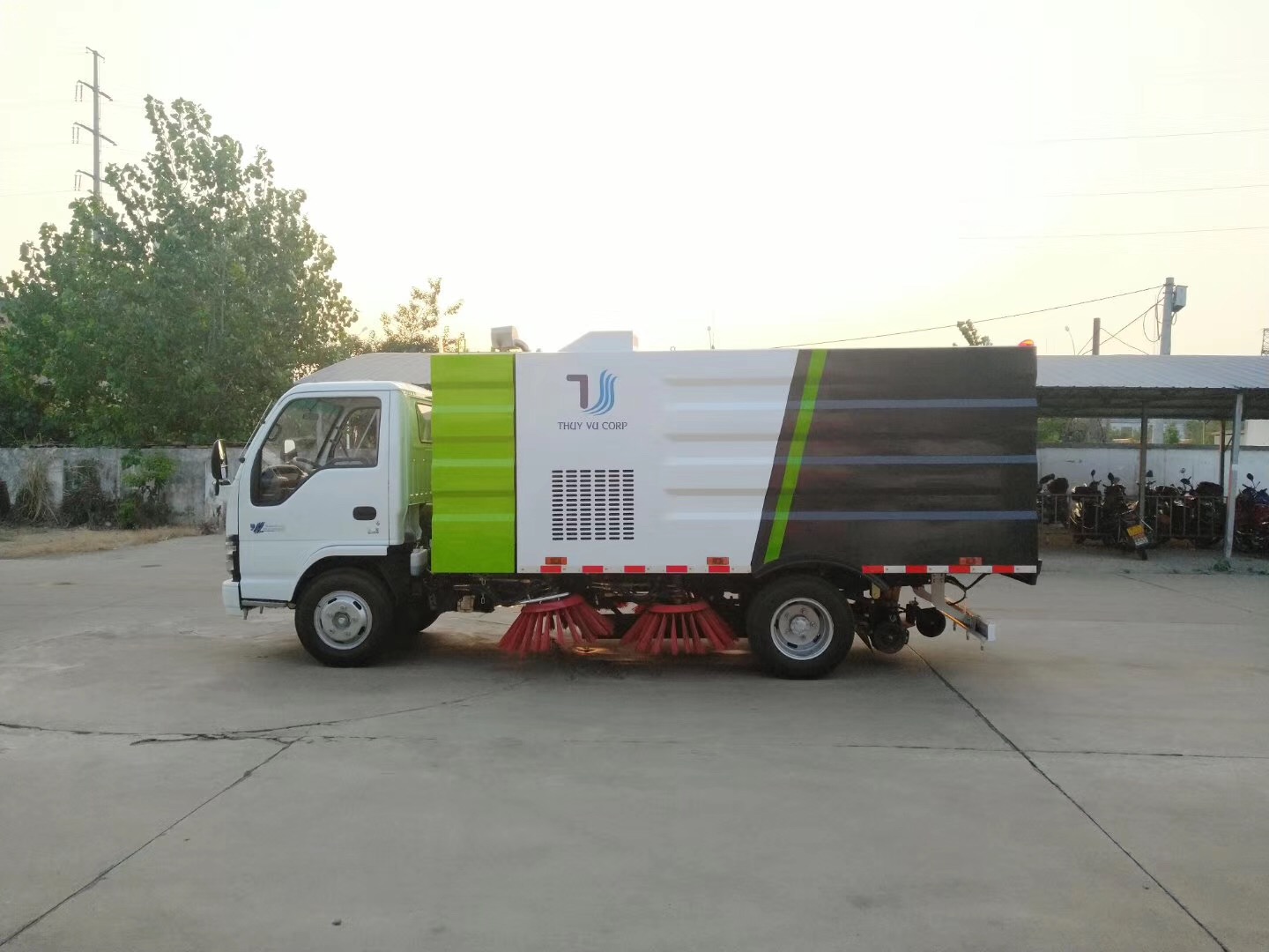 五十鈴掃路車4立方塵箱/1.5立方水箱