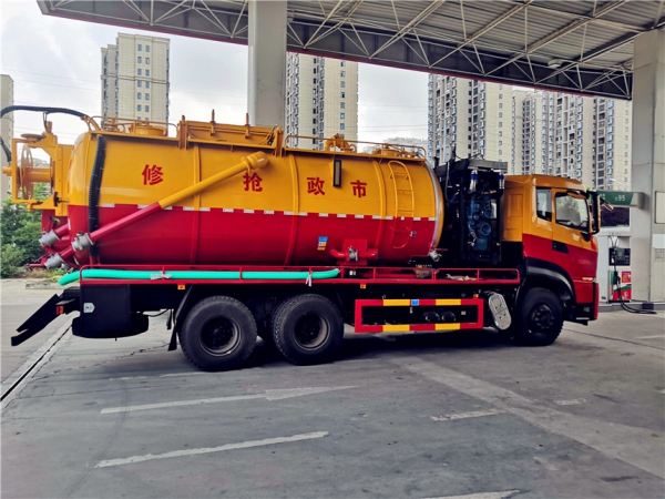 東風天龍后八輪清洗吸污車