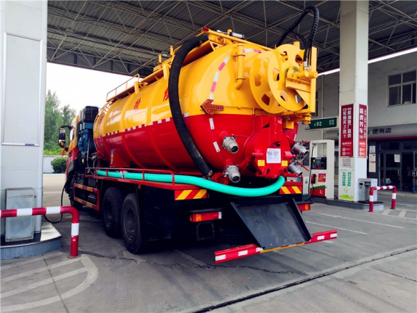 東風天龍后八輪清洗吸污車