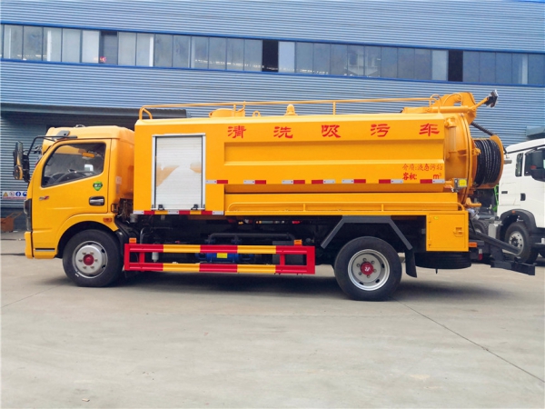 東風大多利卡10立方清洗吸污車