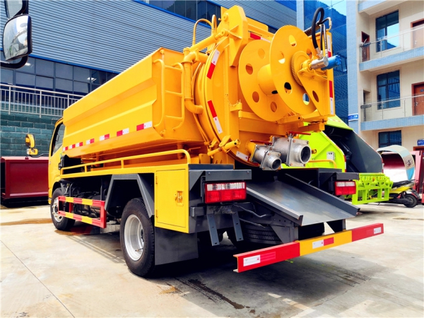 東風(fēng)多利卡6立方清洗吸污車