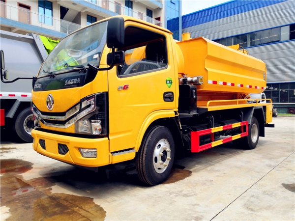 東風(fēng)多利卡6立方清洗吸污車