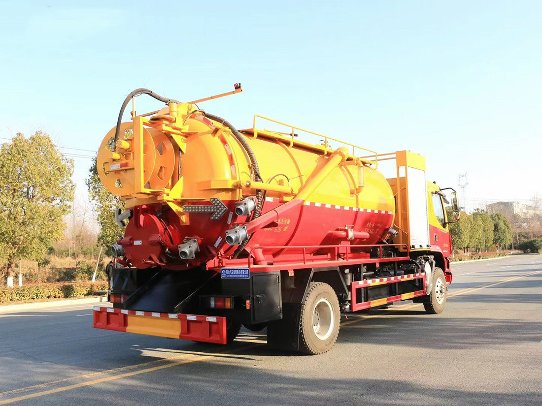 柳汽乘龍15立方清洗吸污車