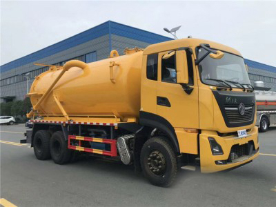 東風天龍18立方吸污車