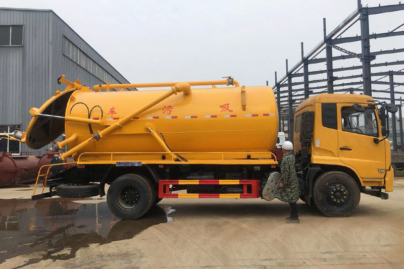 東風(fēng)天錦12立方吸污車